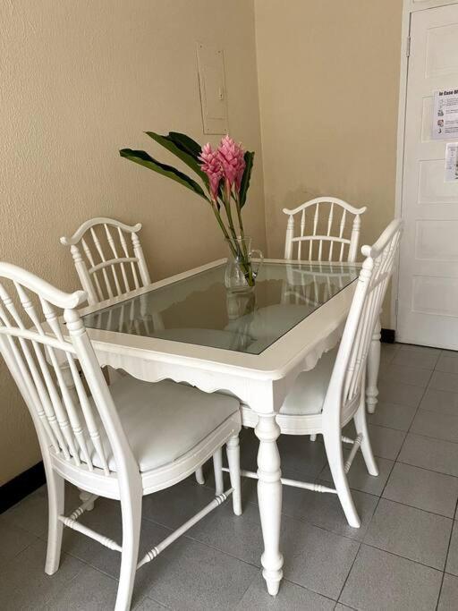 Lush Tropical Apartment Located In A 4-Star Resort Ранэвей-Бей Экстерьер фото